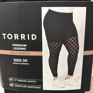 NEW Torrid ‘00’ Woman’s Black Checkered Leggings Full Length